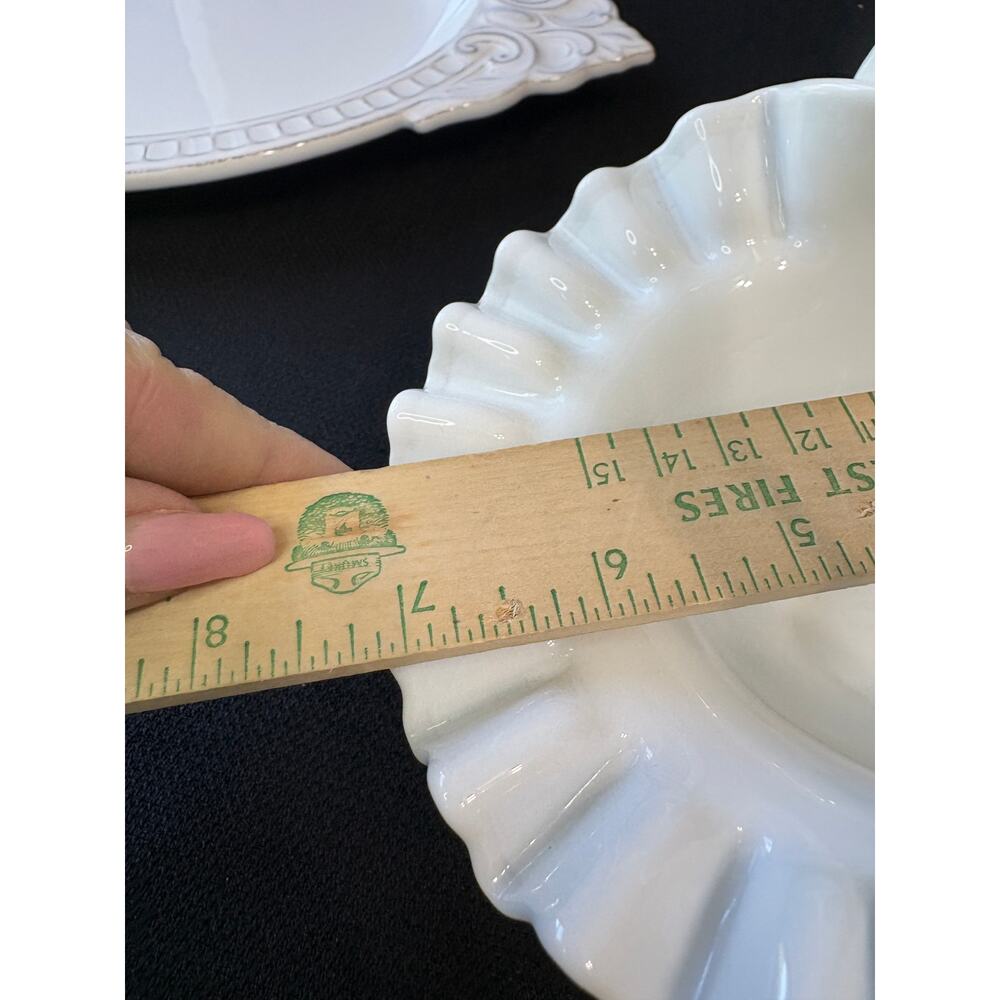 Vintage Fenton Milk Glass Basket Ruffled Edge Wedding Basket - Picture 6 of 6